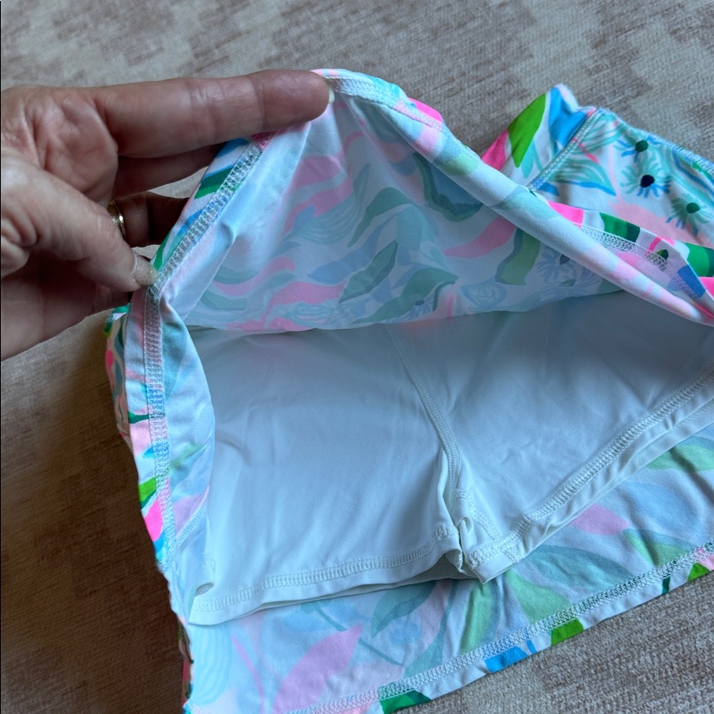 Lilly Pulitzer Girls Luxletic Skorts size L 8-10 - Picture 2 of 6